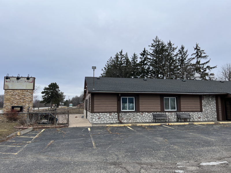 Loch Lomond Golf Club - Restaurant Next Door - Highway 54 Bar And Grill (newer photo)